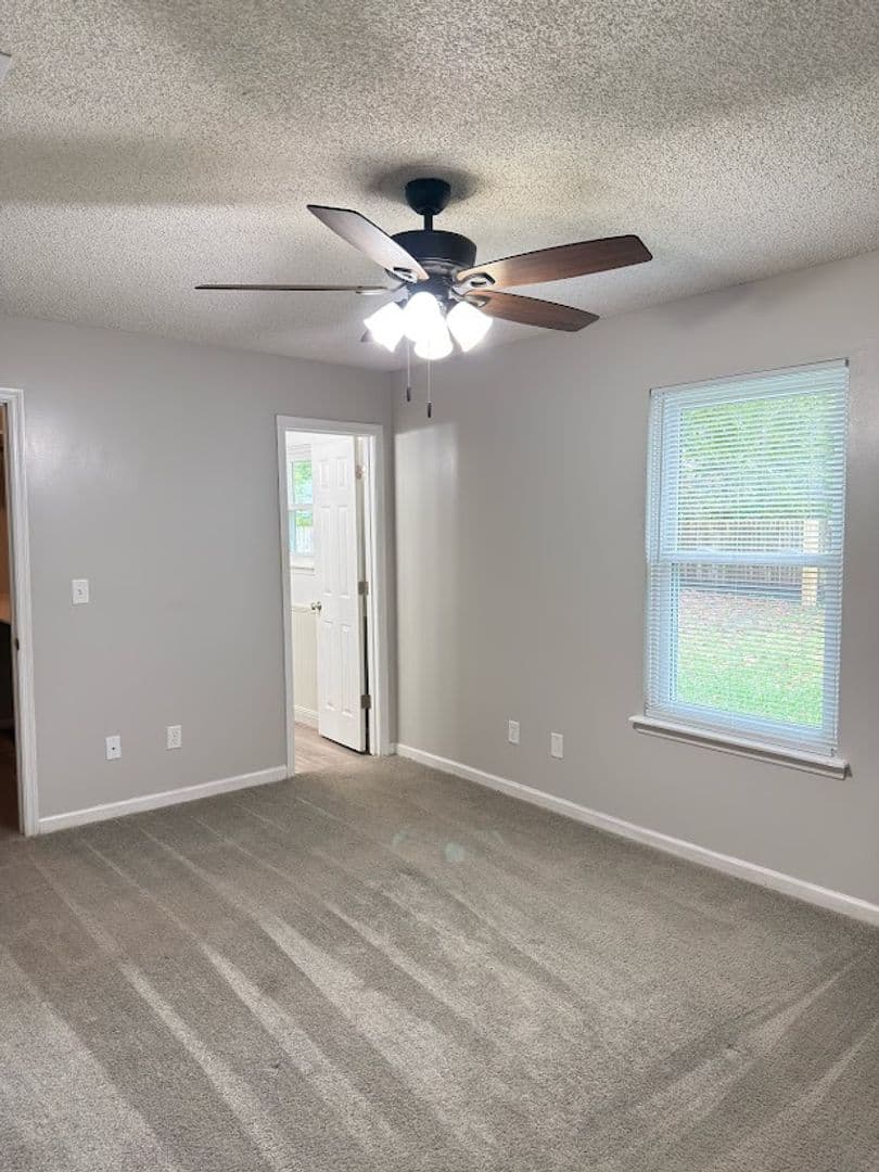 KINGSLAND House: 118 CASTLE OAK COURT