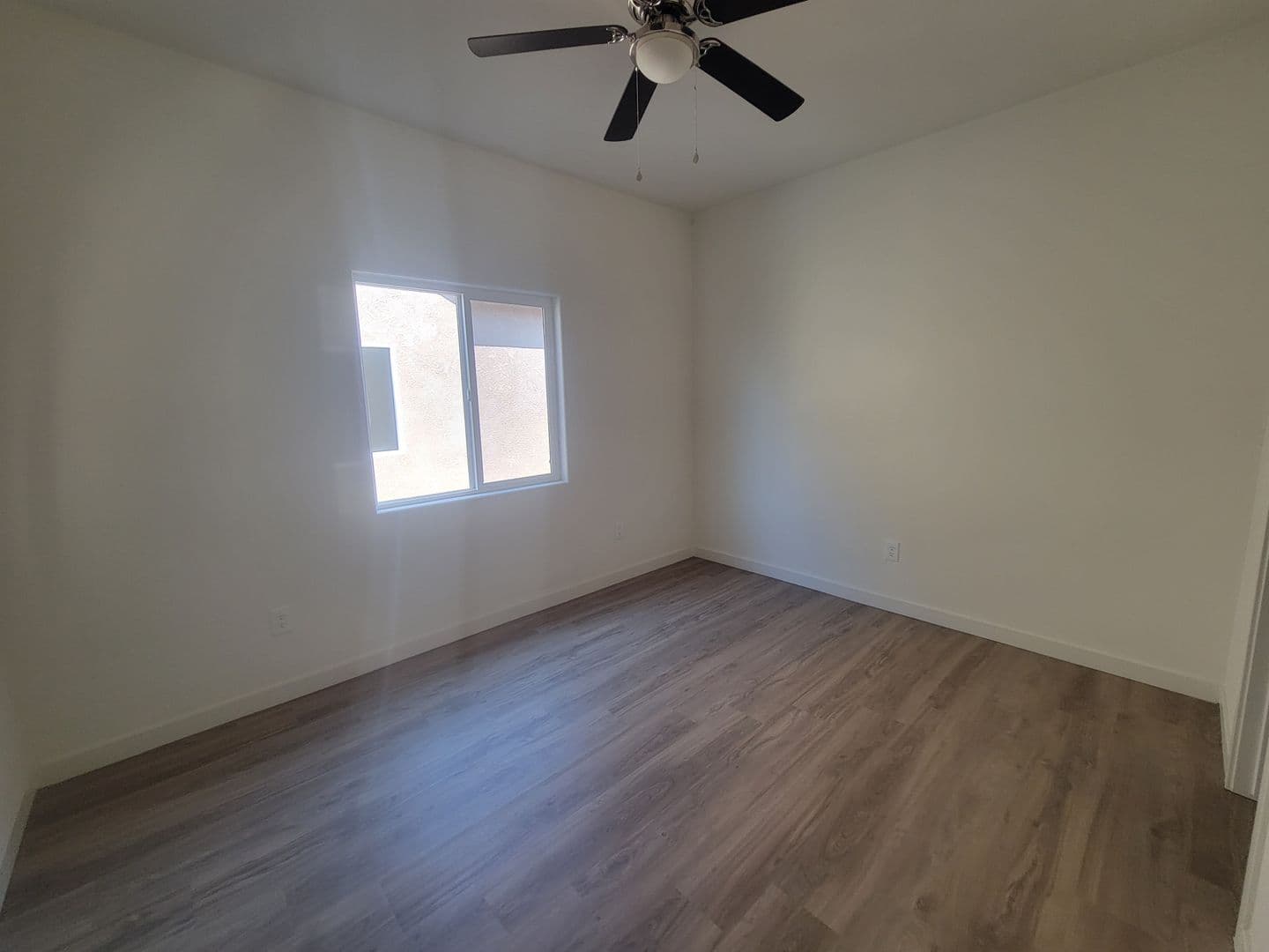 Bakersfield Apartment: 8418 Grandy St