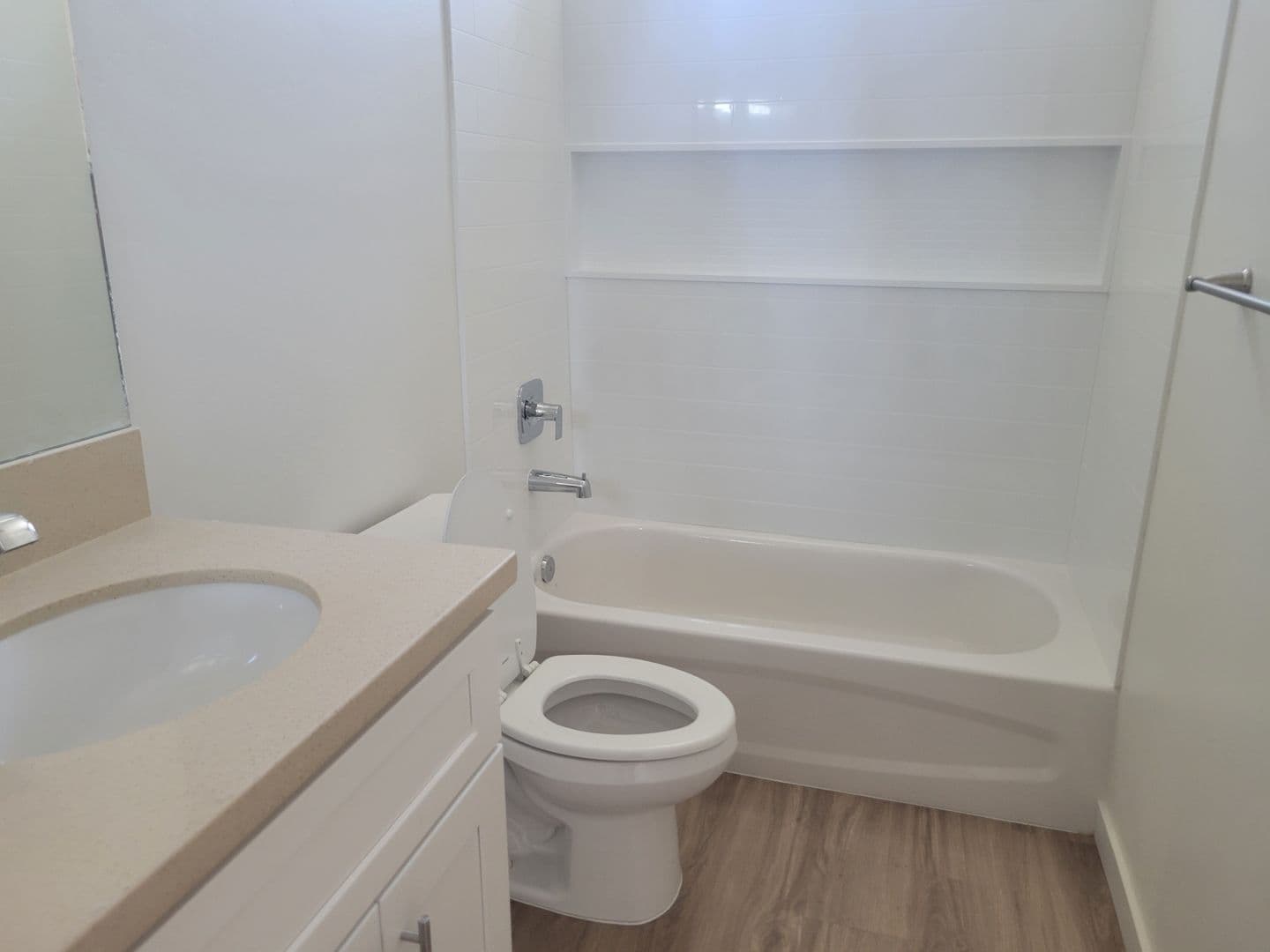 Bakersfield Apartment: 8418 Grandy St