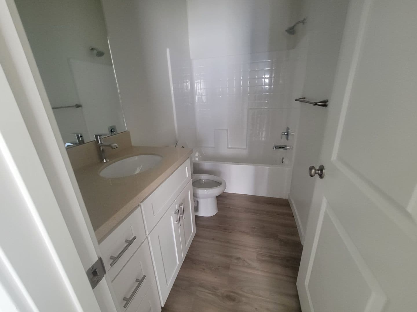 Bakersfield Apartment: 8410 Grandy St