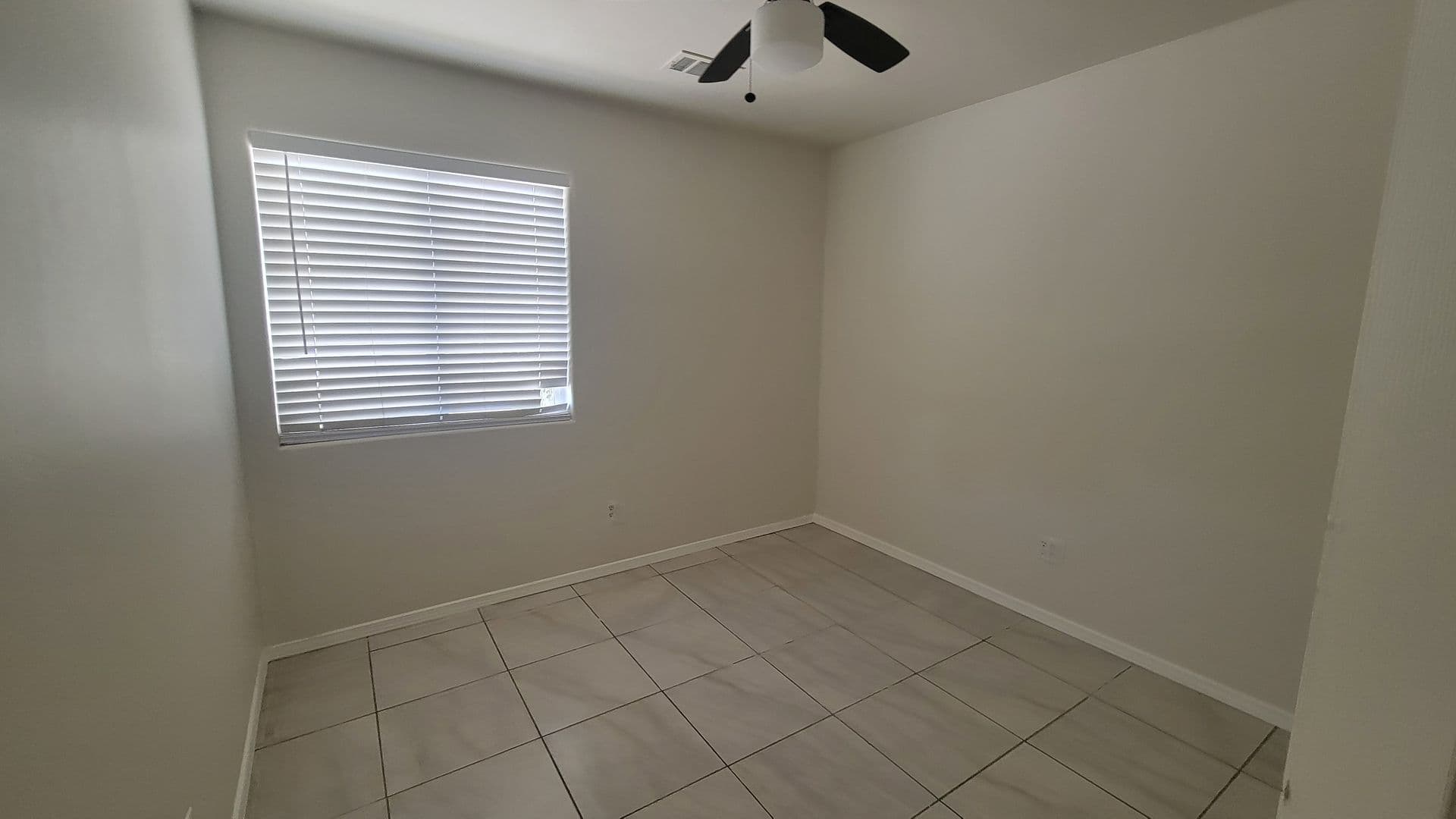 Bakersfield House: 5806 Bridge Creek Ave