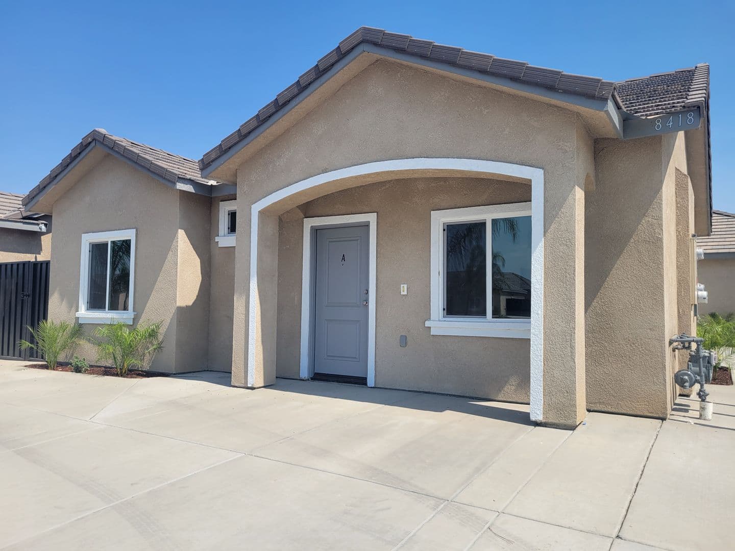 Bakersfield Apartment: 8418 Grandy St