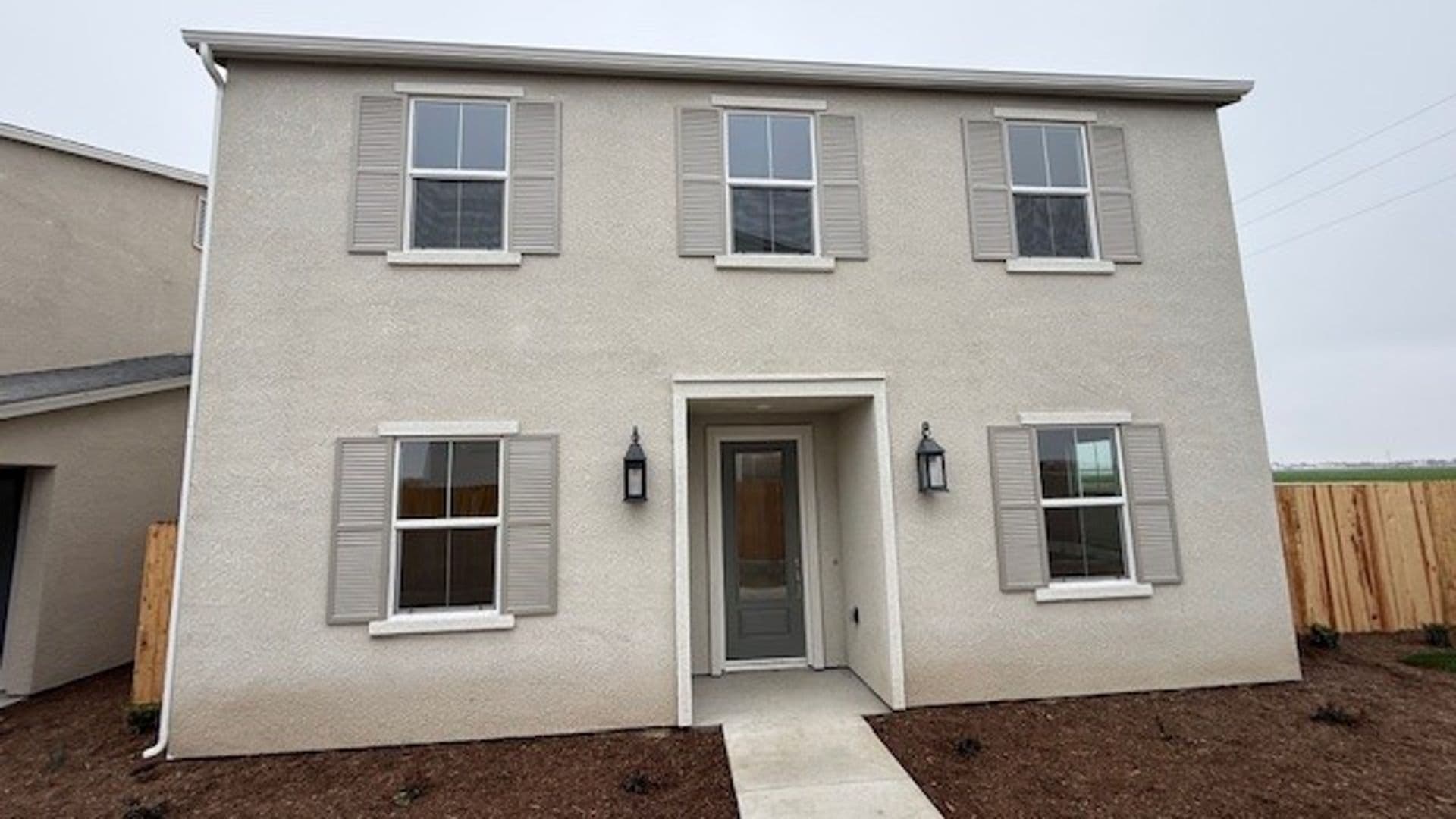 Bakersfield House: 12505 Camino Glorieta