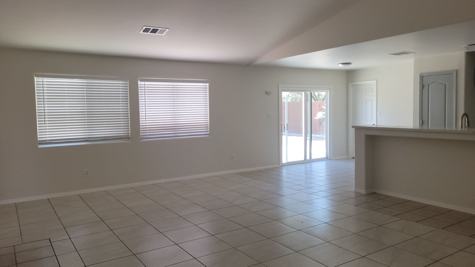 Bakersfield House: 5806 Bridge Creek Ave