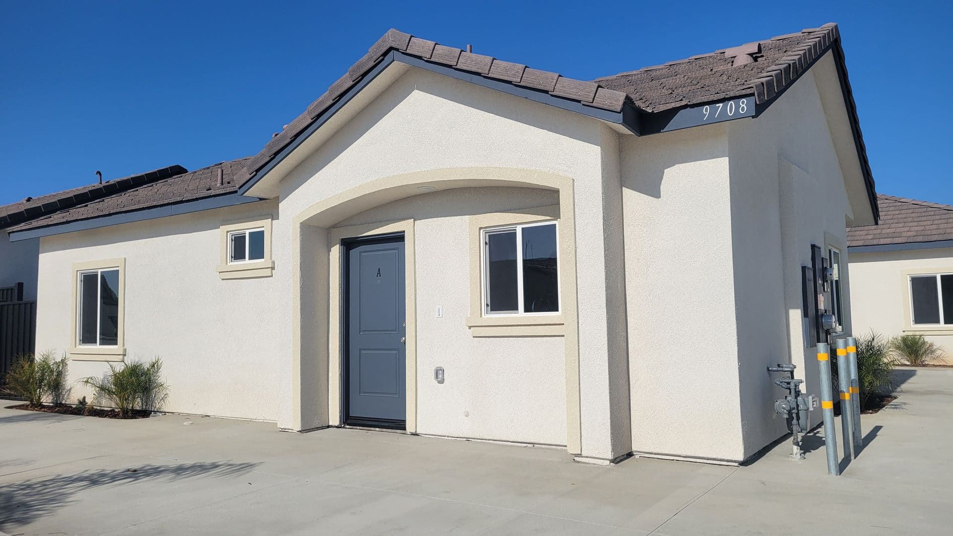 Bakersfield Apartment: 9708 Krista Vineyard Way