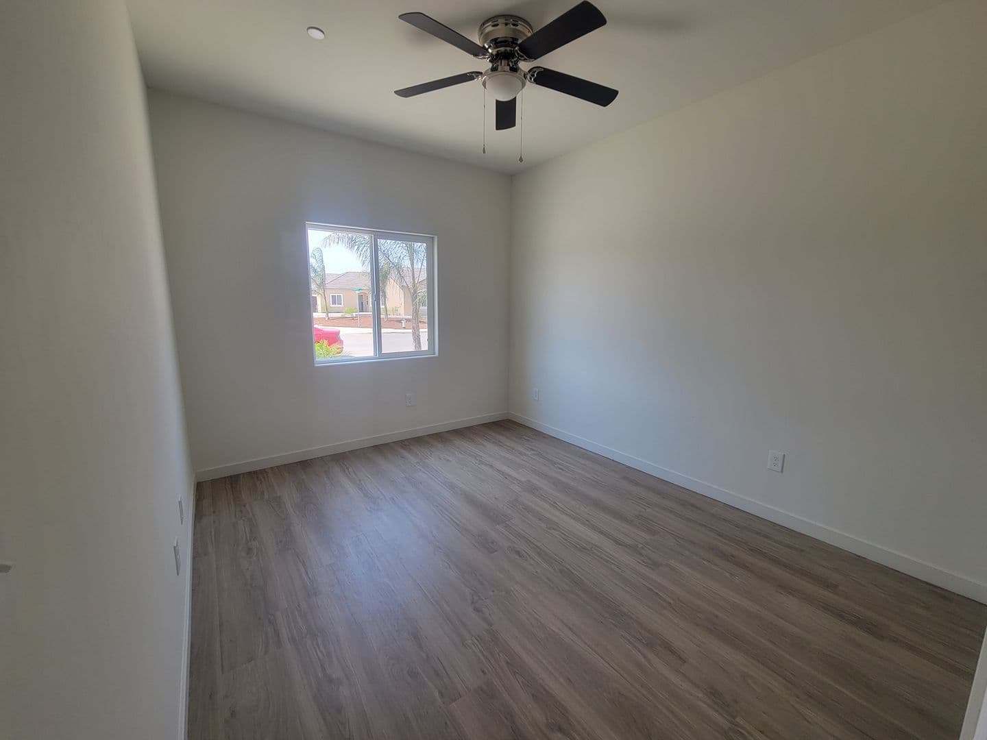 Bakersfield Apartment: 8418 Grandy St