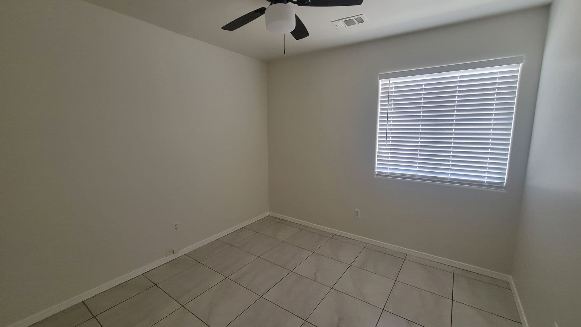 Bakersfield House: 5806 Bridge Creek Ave