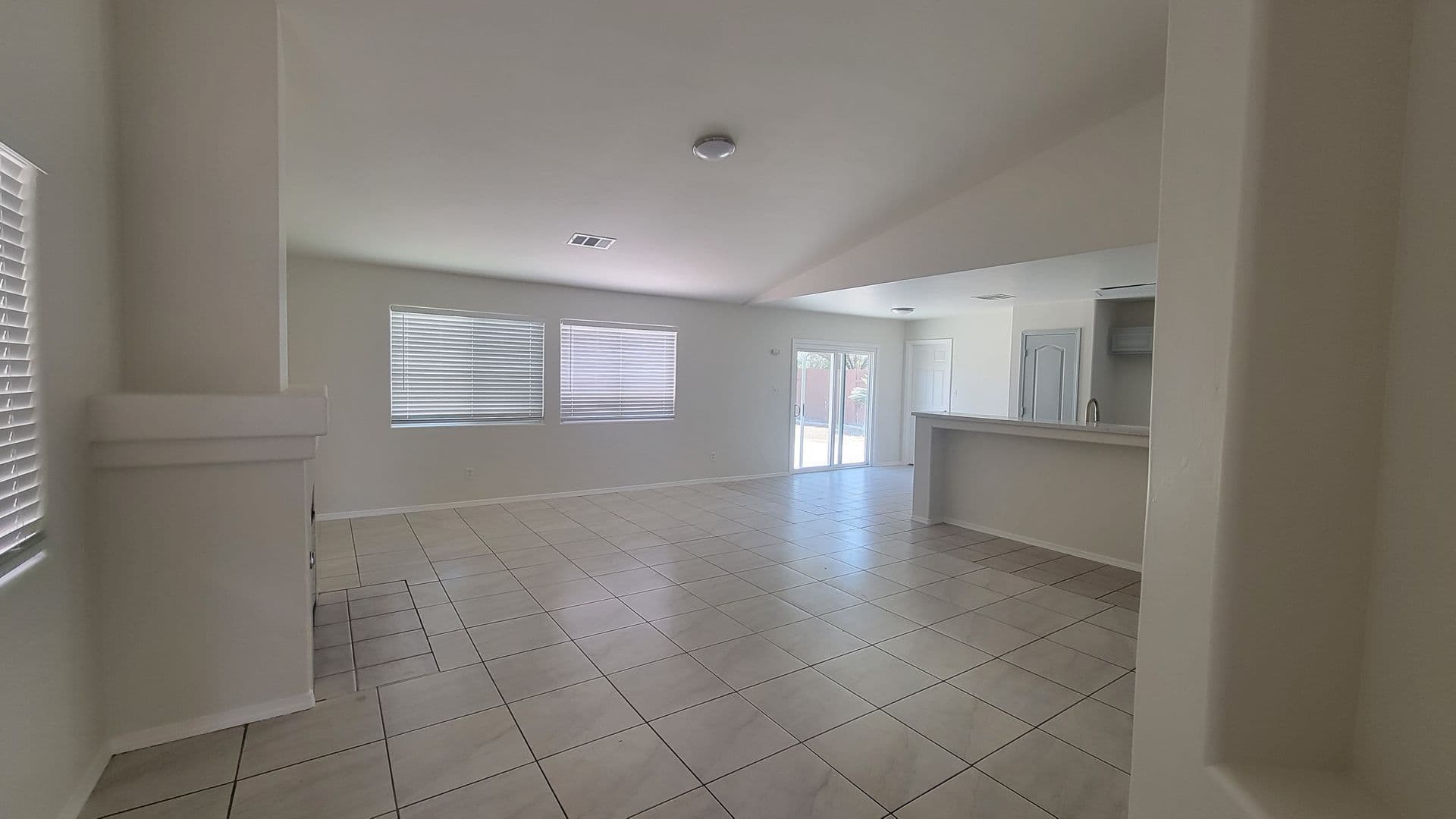 Bakersfield House: 5806 Bridge Creek Ave