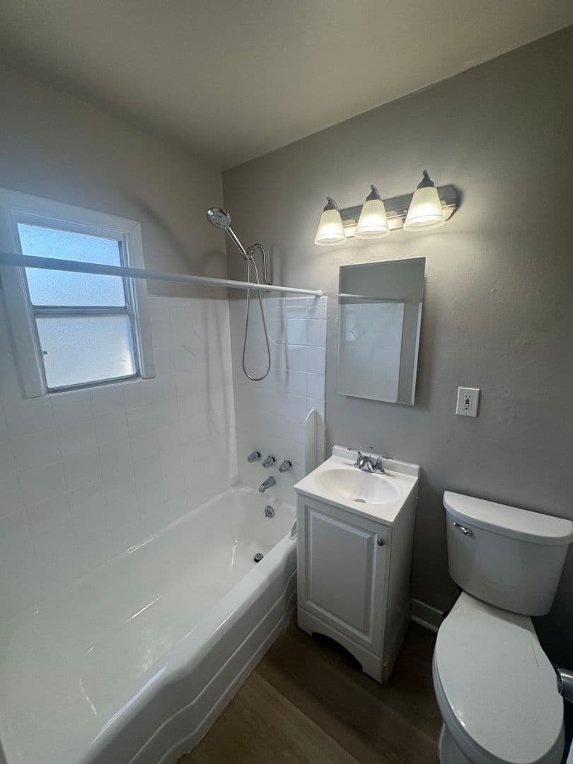 Los Angeles Apartment: 3406 Virginia Road