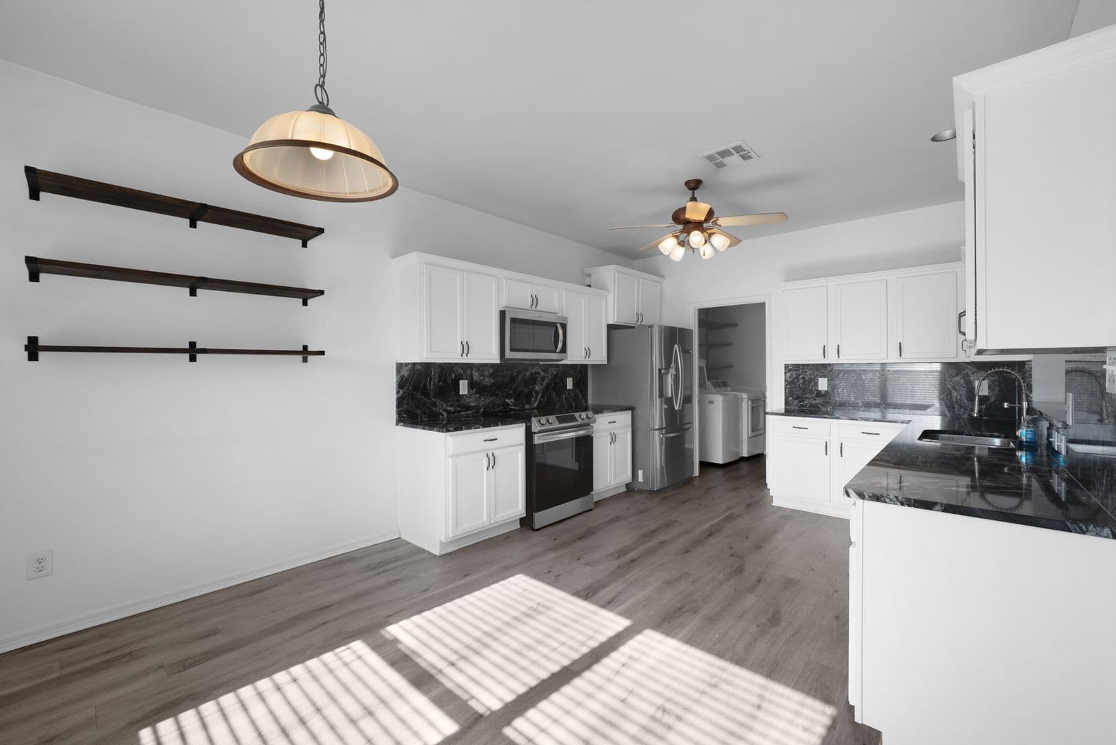 Oak Point House: 317 Sheridan Road