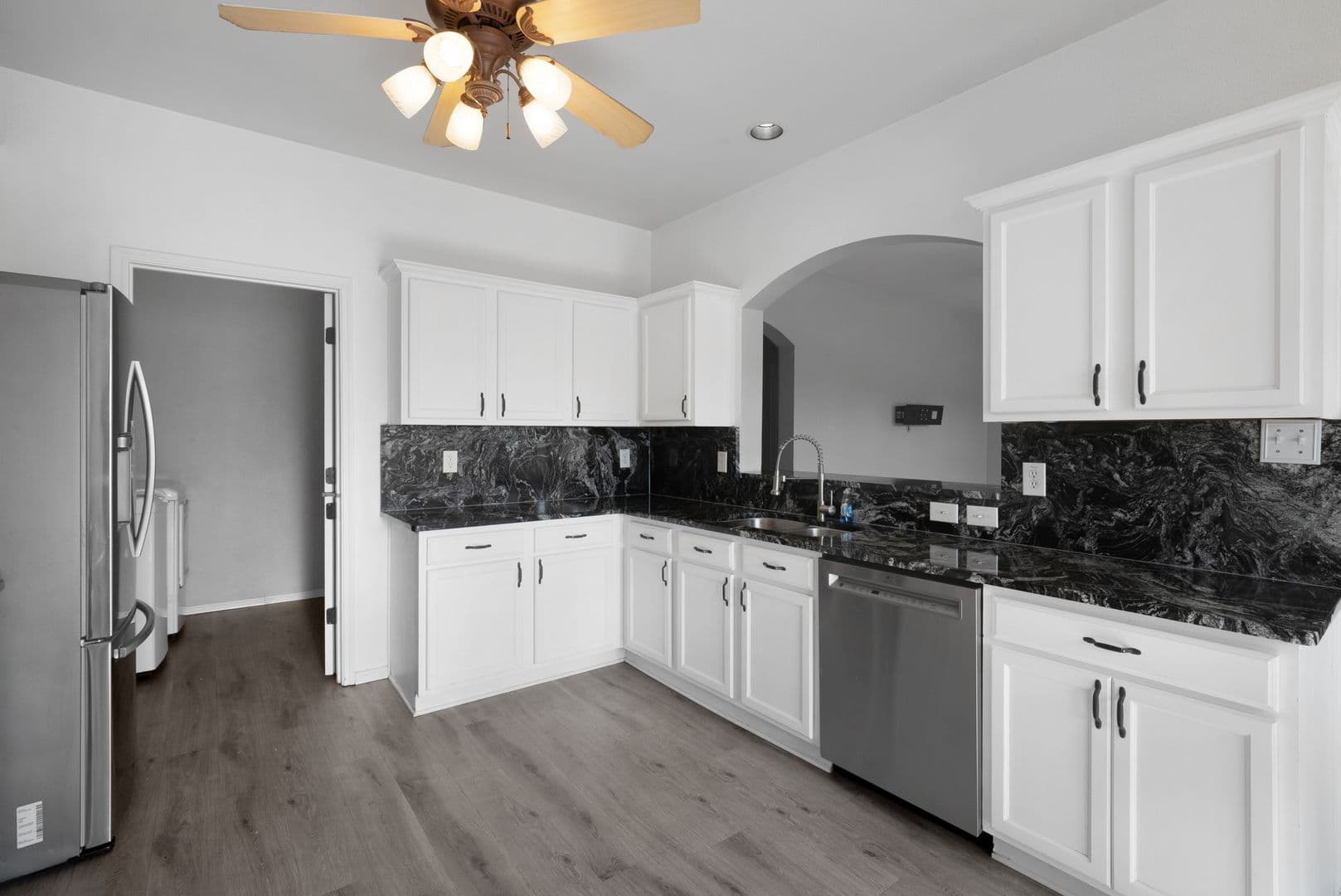 Oak Point House: 317 Sheridan Road