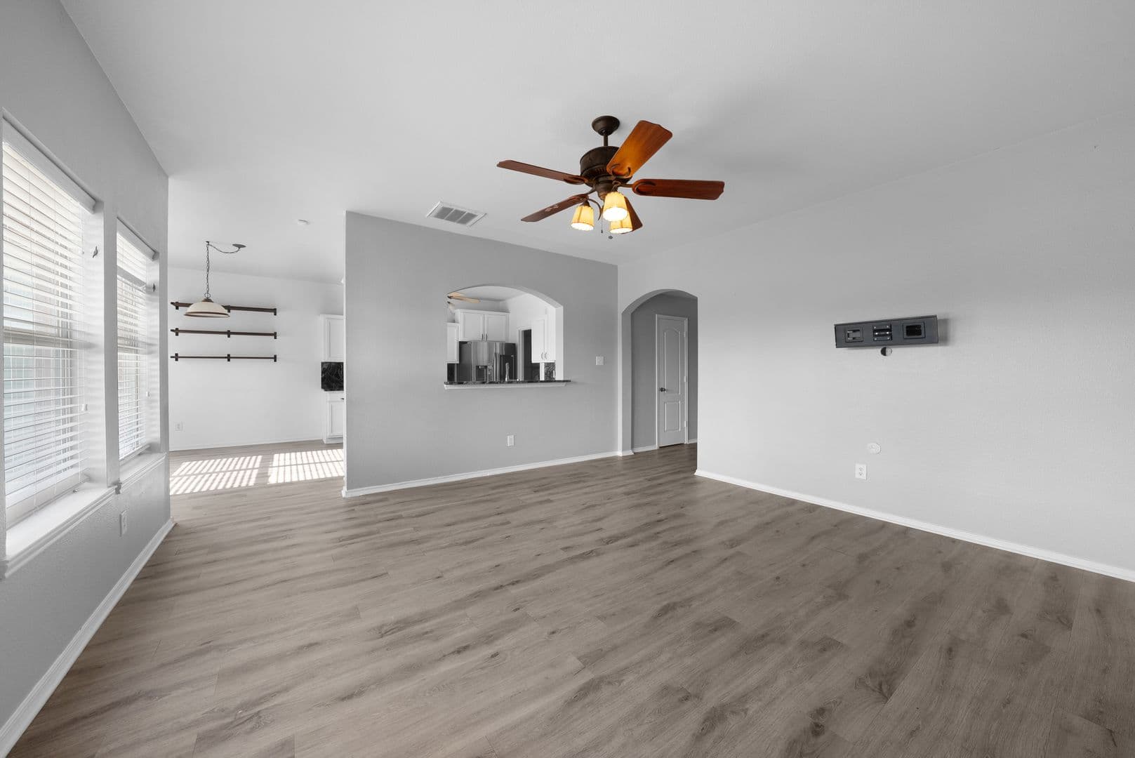 Oak Point House: 317 Sheridan Road