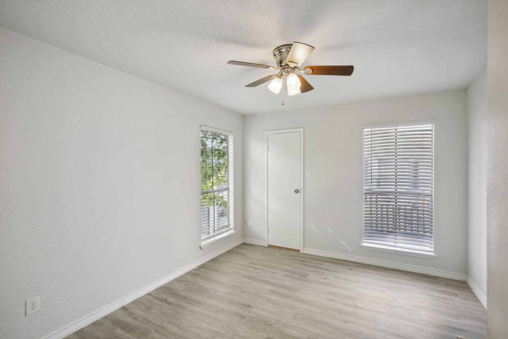 MONTGOMERY Apartment: 13155 WALDEN RD