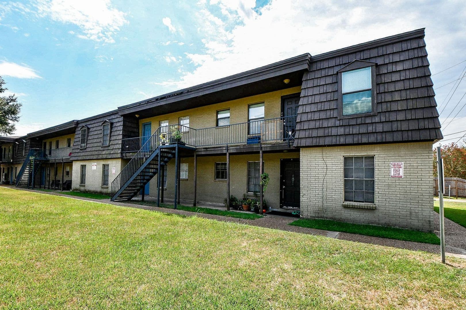 KATY Apartment: 1518 East Ave