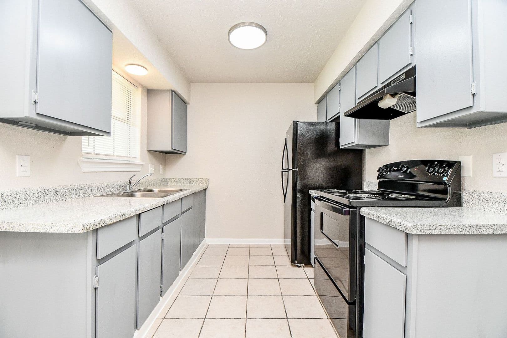 KATY Apartment: 1518 East Ave