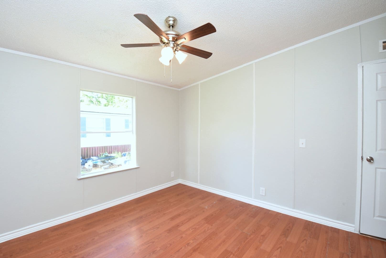 Conroe House: 12767 Roy Harris Loop