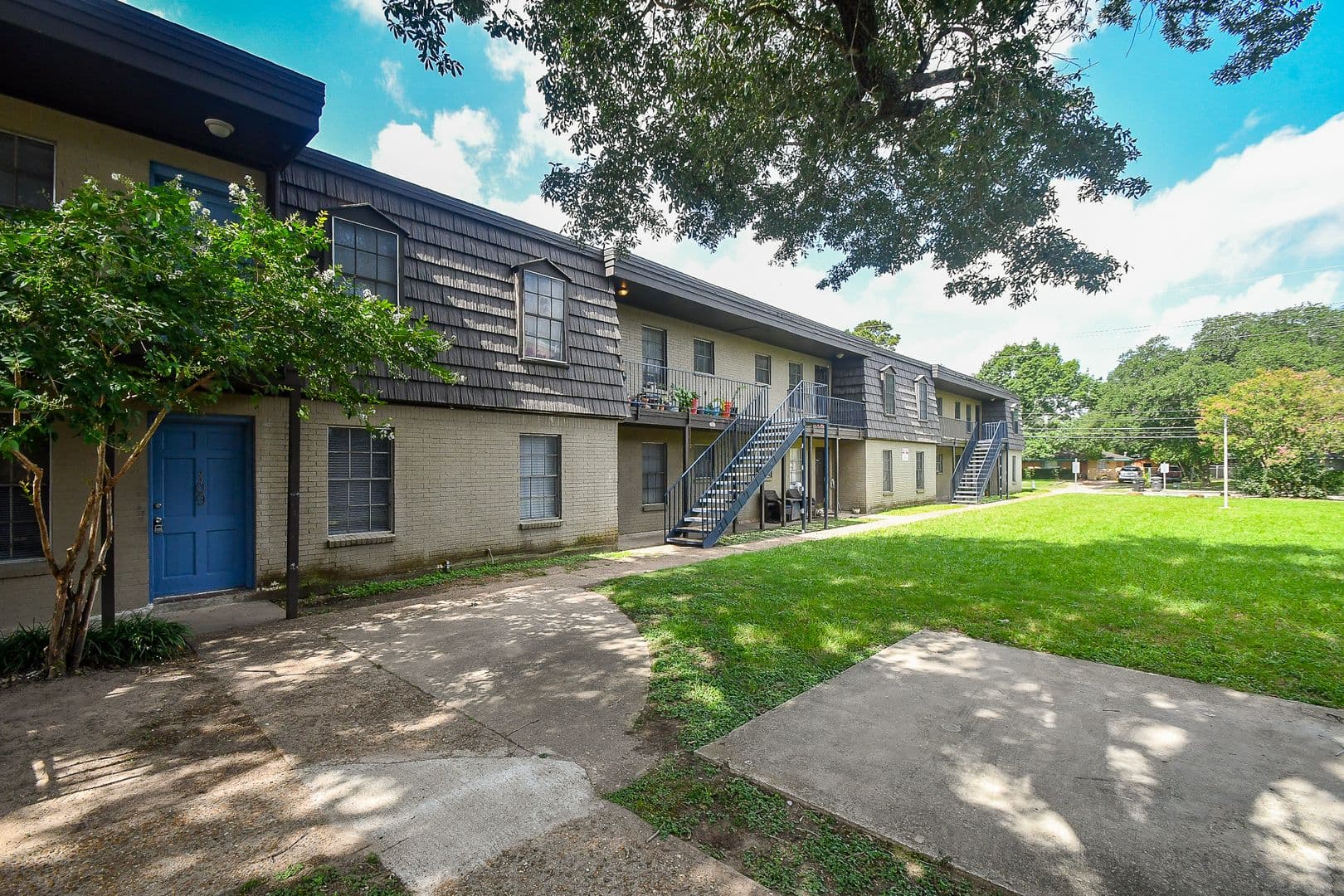 KATY Apartment: 1518 East Ave