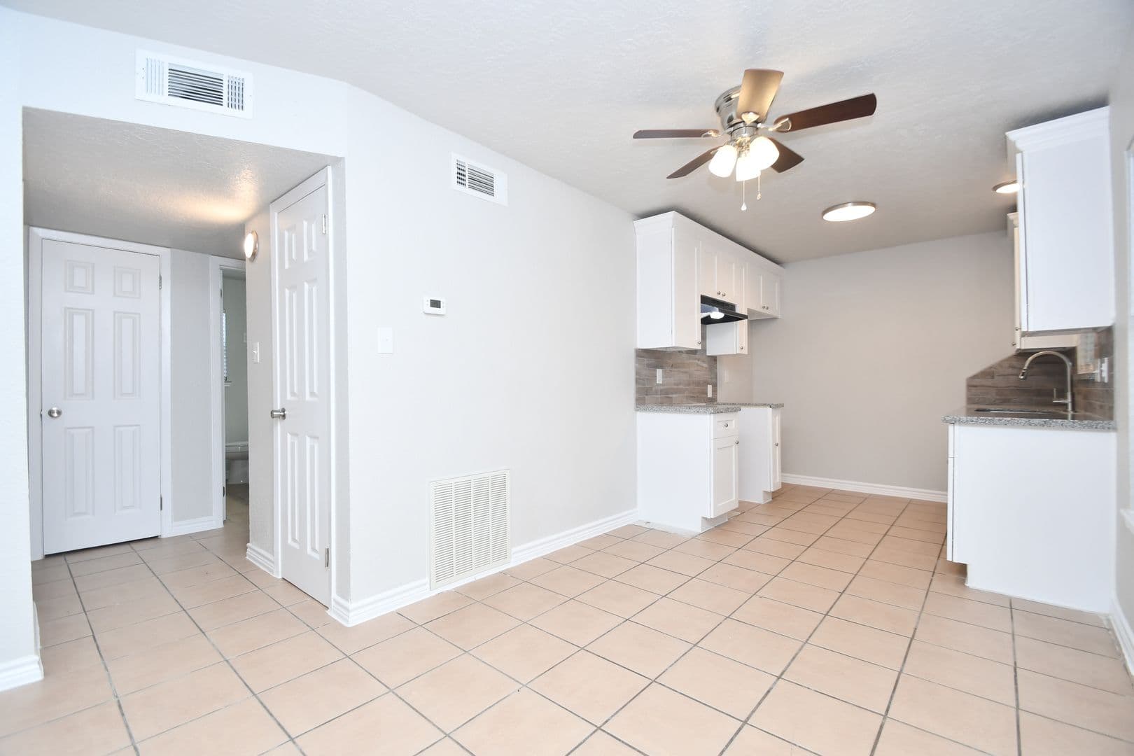 KATY Apartment: 1518 East Ave