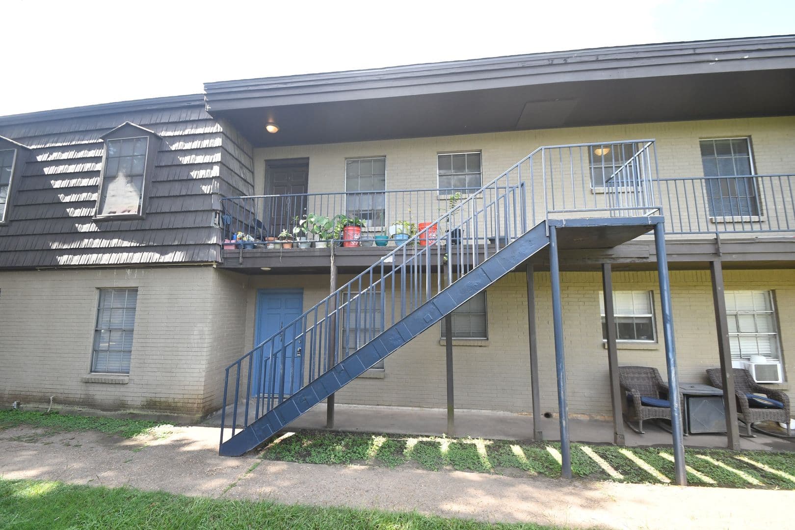 KATY Apartment: 1518 East Ave
