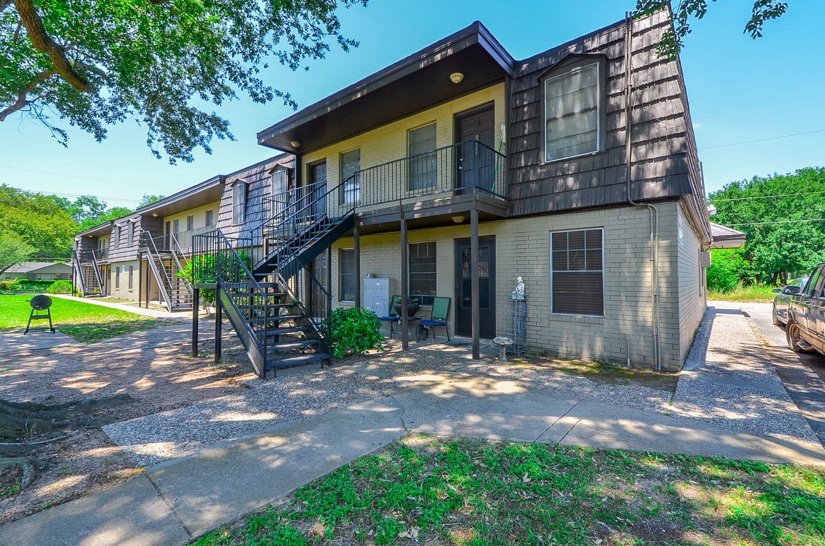 KATY Apartment: 1526 EAST AVENUE