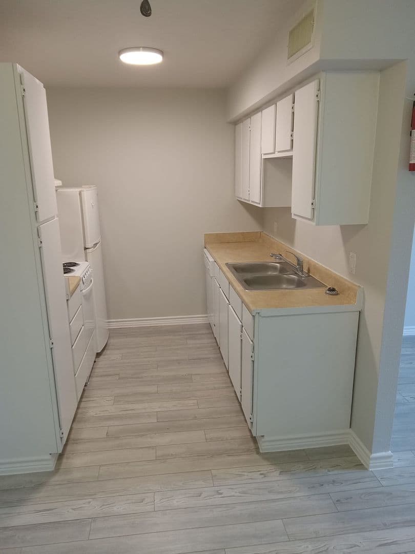 ORANGE Apartment: 7071 S. BILBO RD. UNIT 5