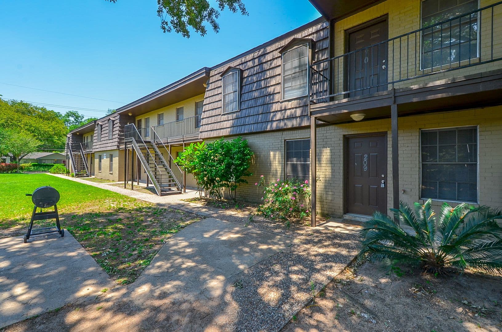 KATY Apartment: 1526 EAST AVENUE