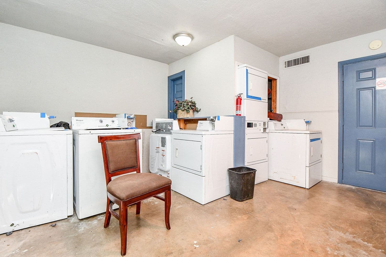 KATY Apartment: 1518 East Ave
