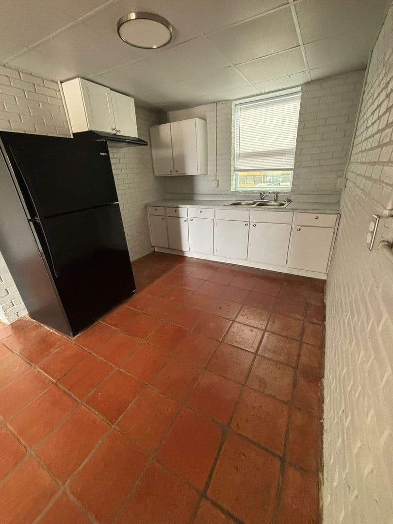 Beeville Apartment: 1627 W FM351