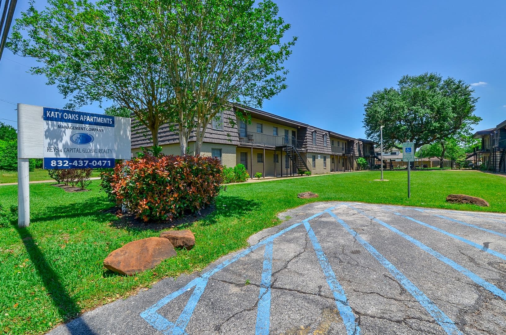 KATY Apartment: 1526 EAST AVENUE