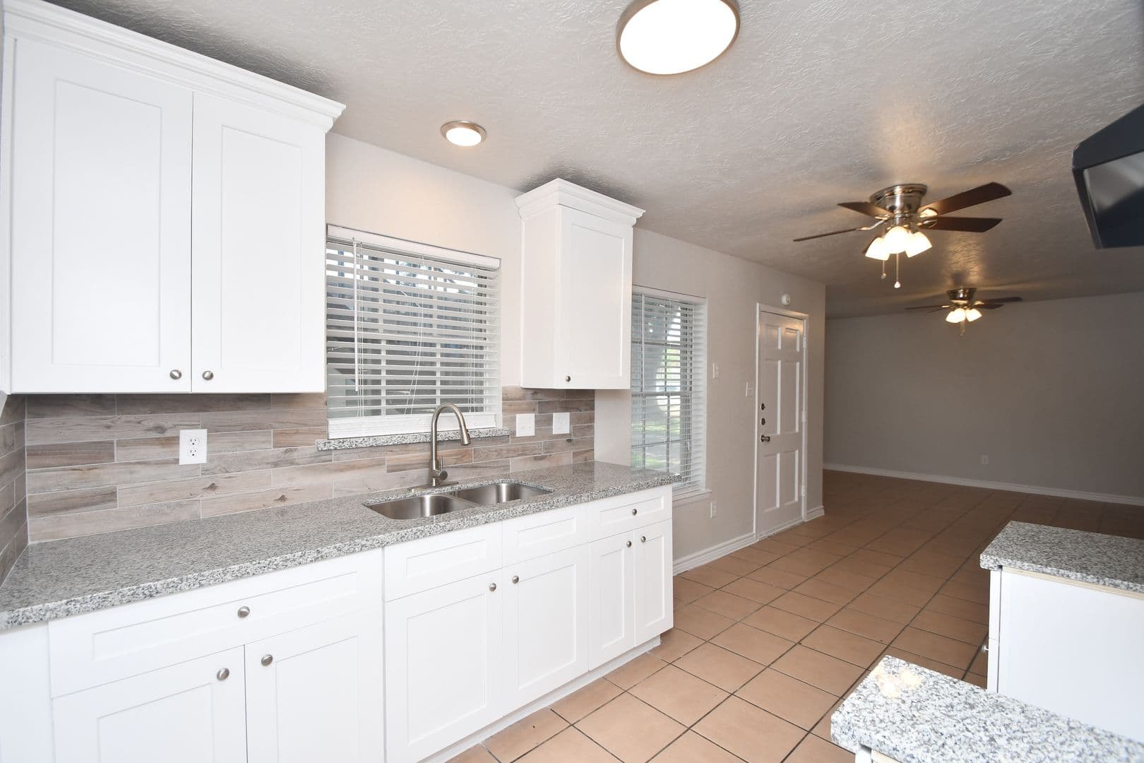 KATY Apartment: 1518 East Ave