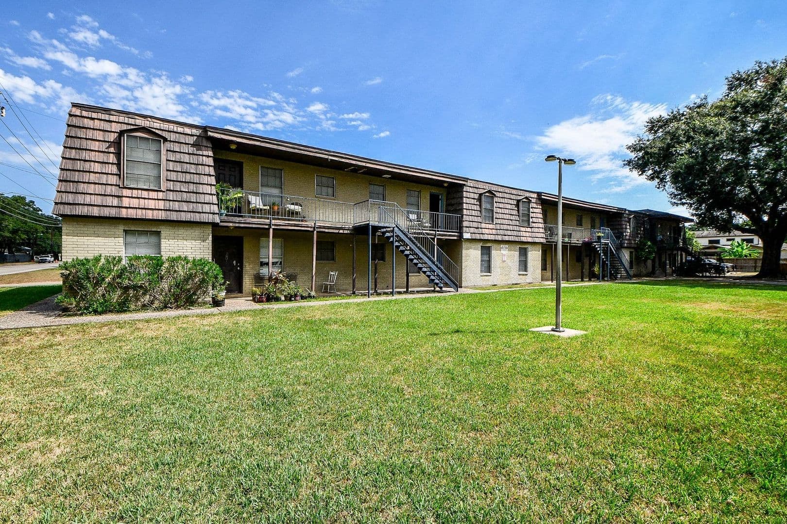KATY Apartment: 1518 East Ave