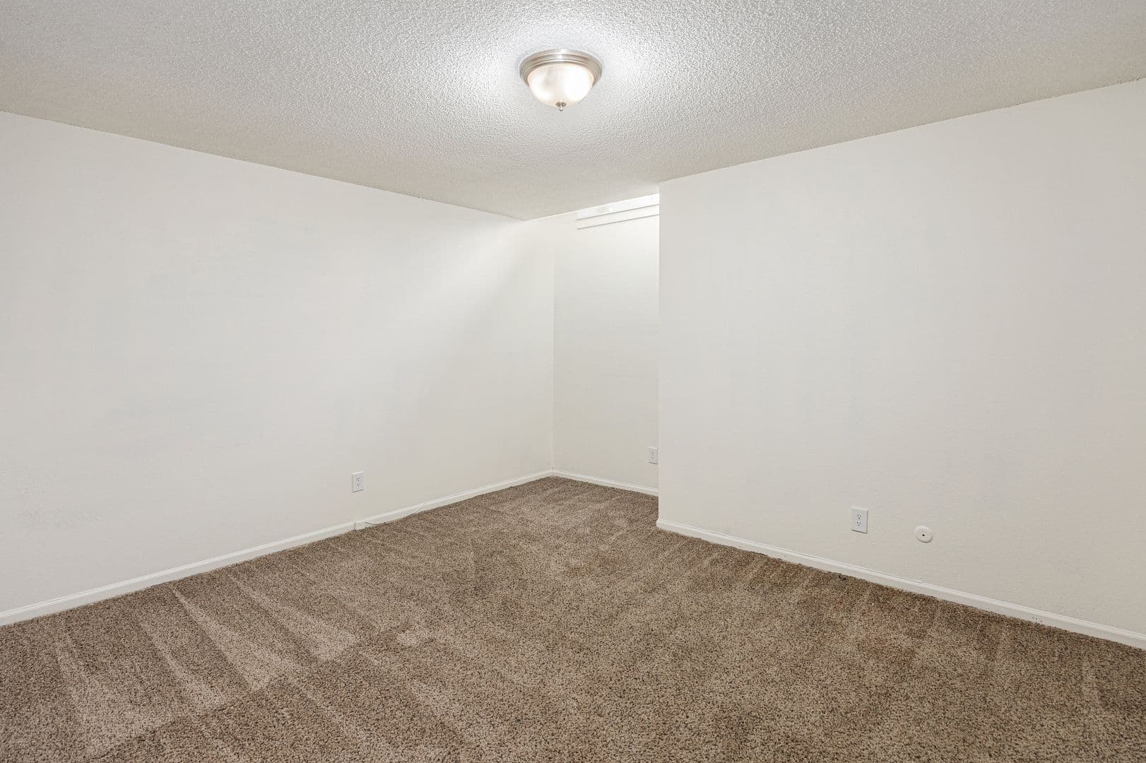 Gladstone Apartment: 7005 N Bales Ave