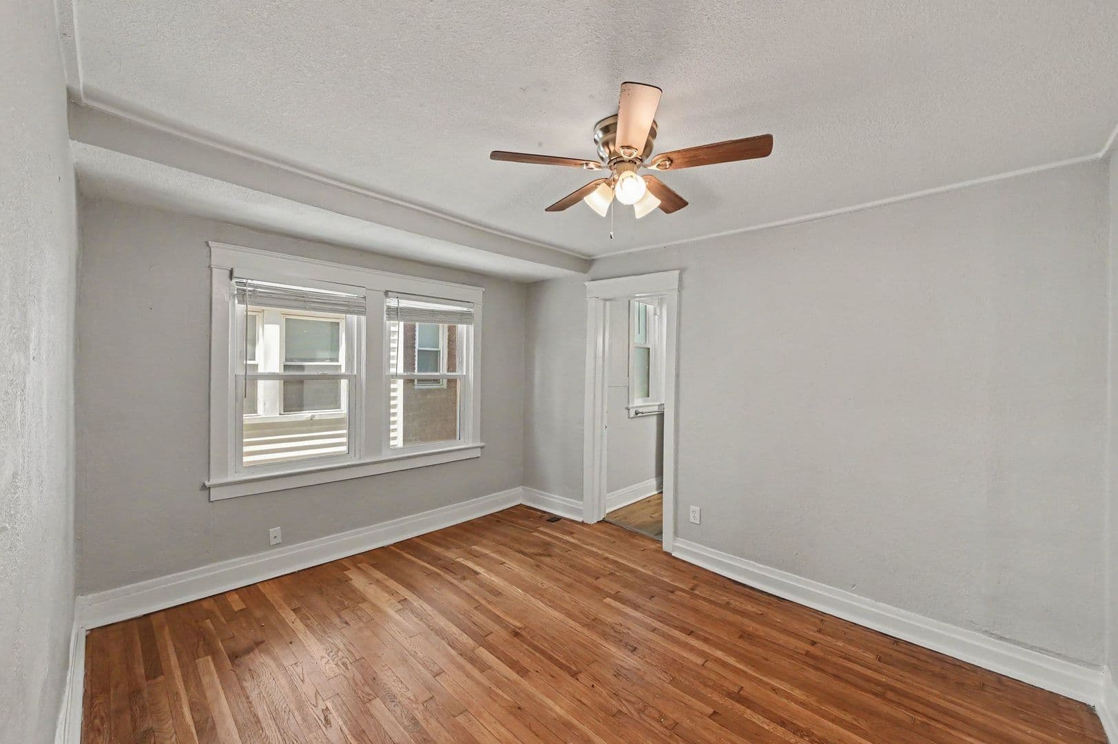 Kansas City Apartment: 4220 Harrison St