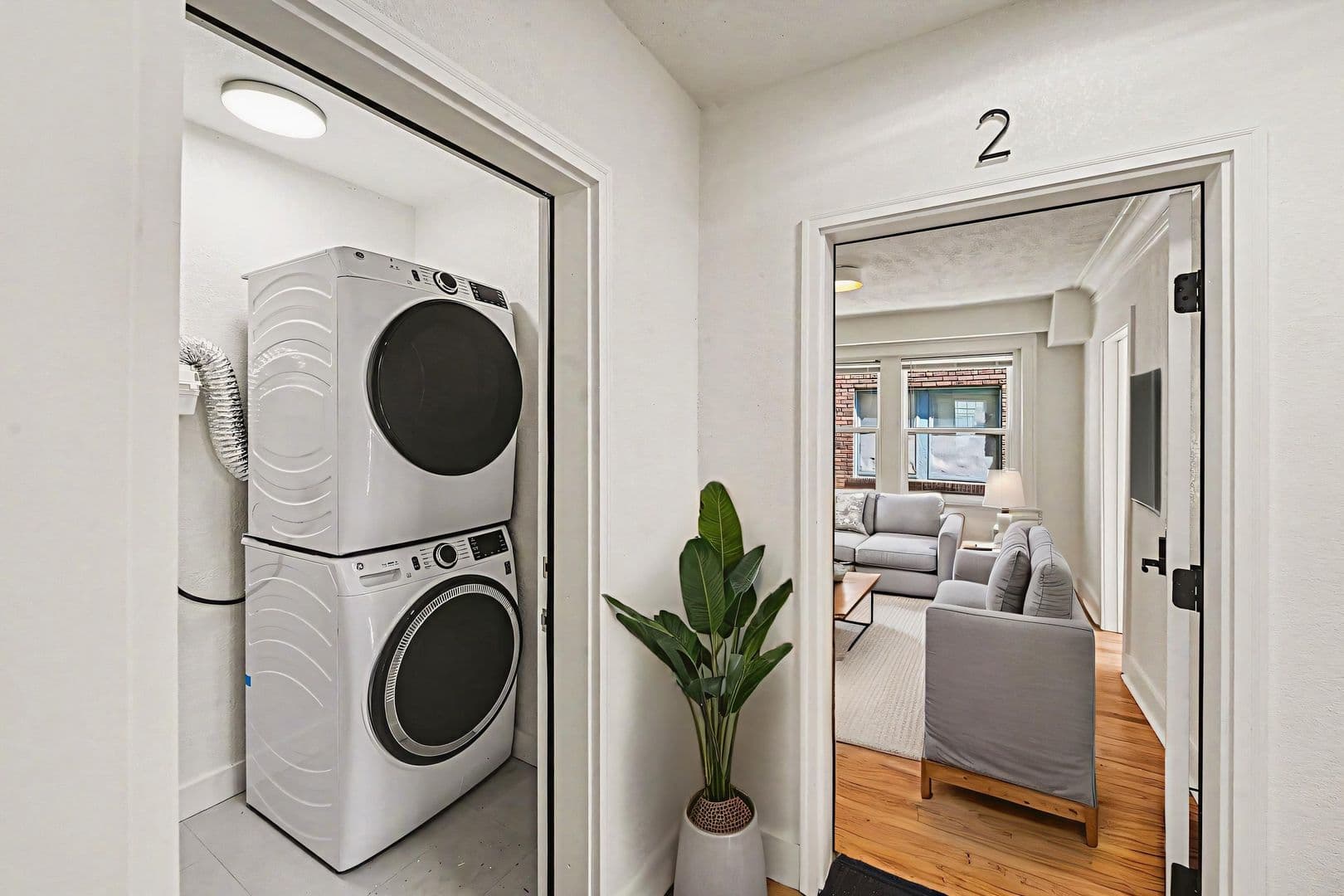 Kansas City Apartment: 516-526 W 39th Terrace
