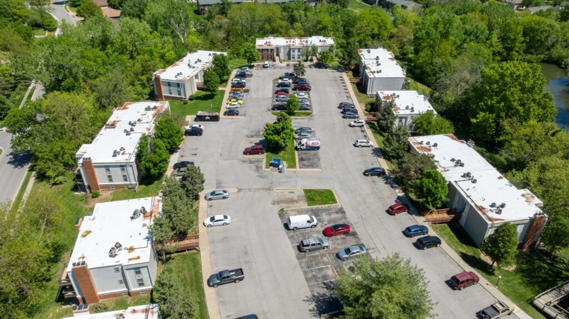 Gladstone Apartment: 7005 N Bales Ave