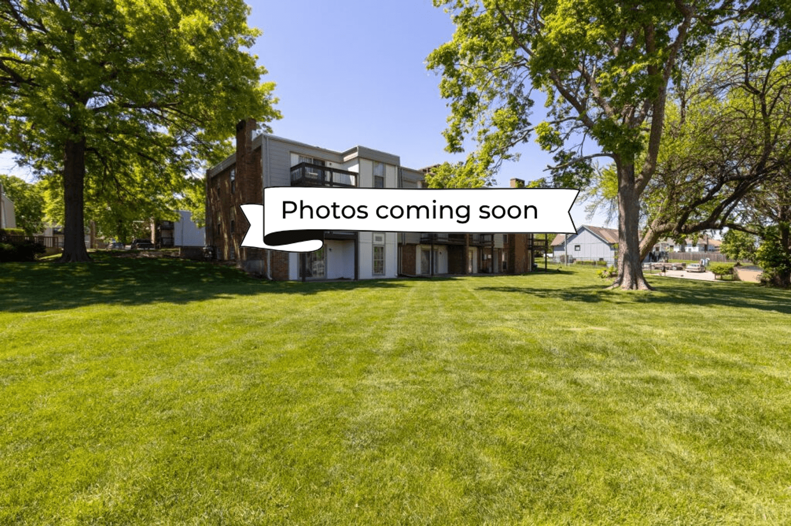 Gladstone Apartment: 7005 N Bales Ave