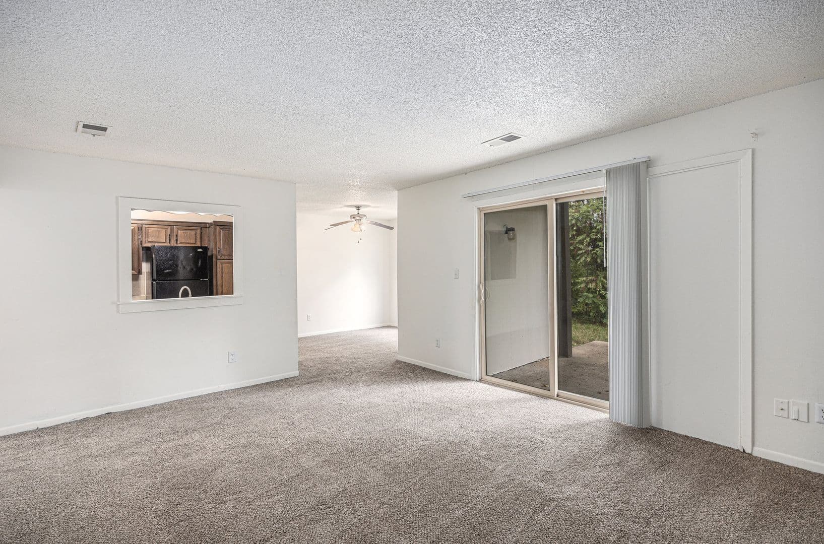 Gladstone Apartment: 7005 N Bales Ave