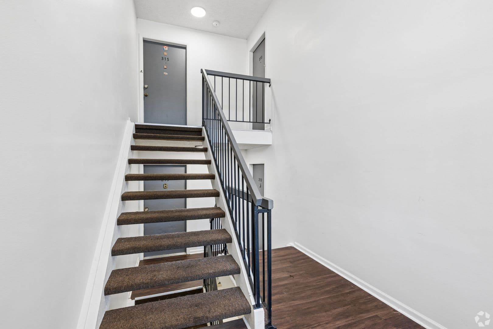 Gladstone Apartment: 7005 N Bales Ave