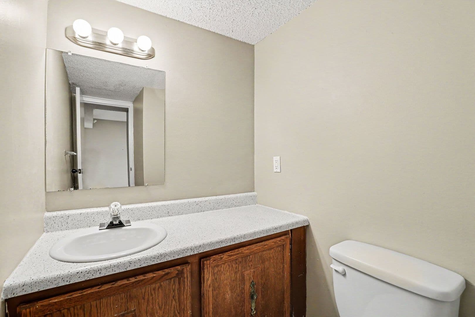 Belton Apartment: 6820 Chapel Dr