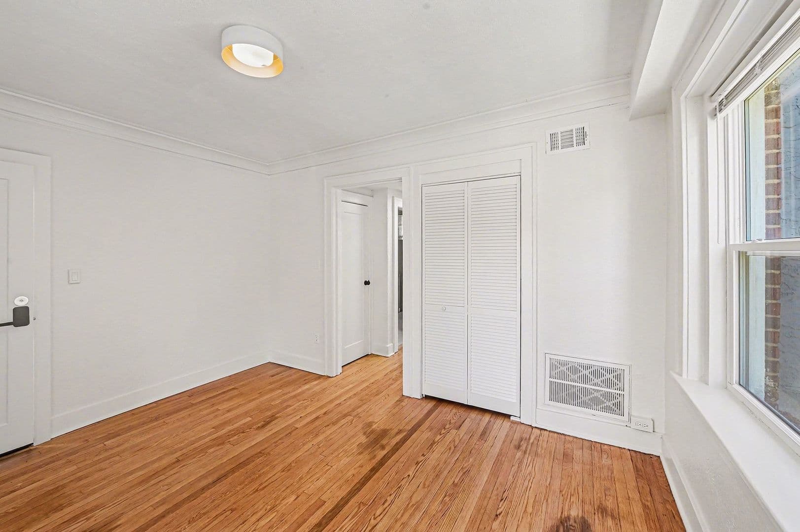 Kansas City Apartment: 516-526 W 39th Terrace