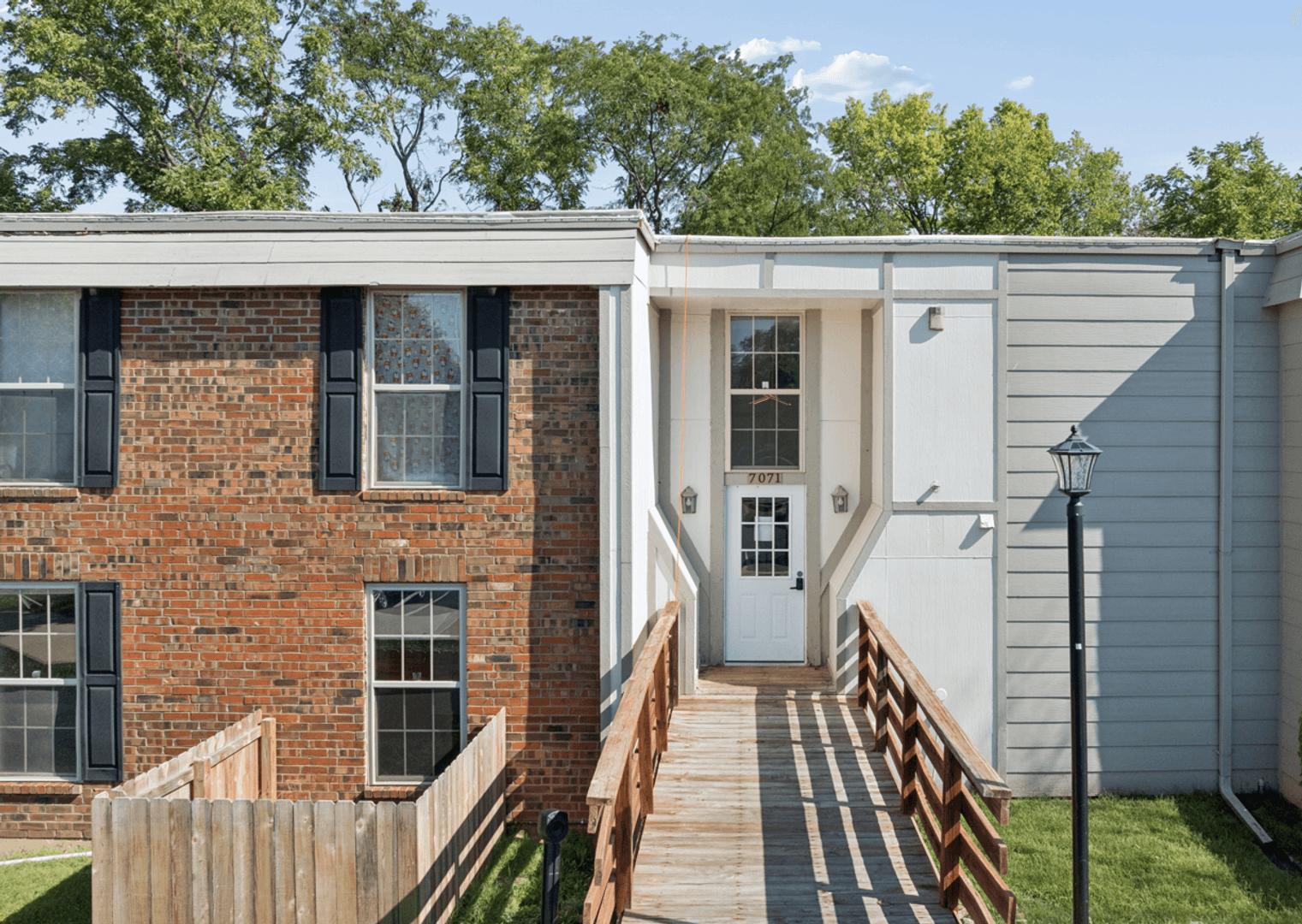 Gladstone Apartment: 7005 N Bales Ave