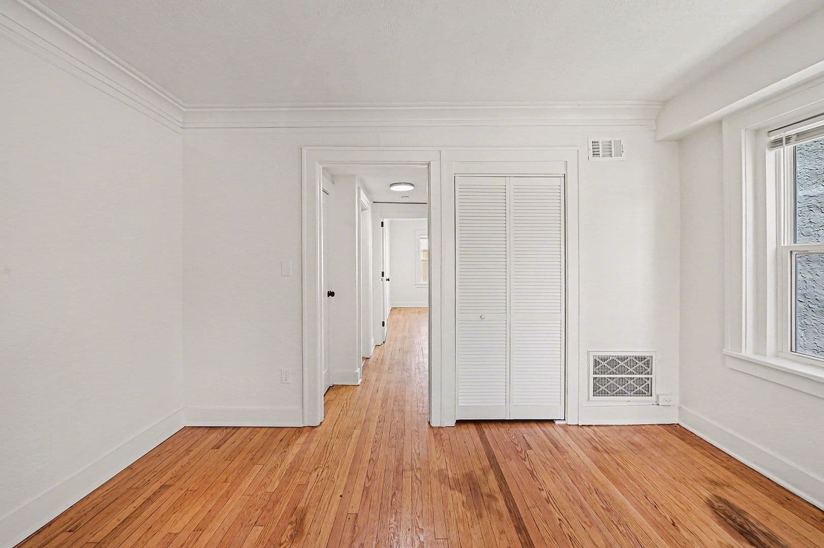 Kansas City Apartment: 516-526 W 39th Terrace