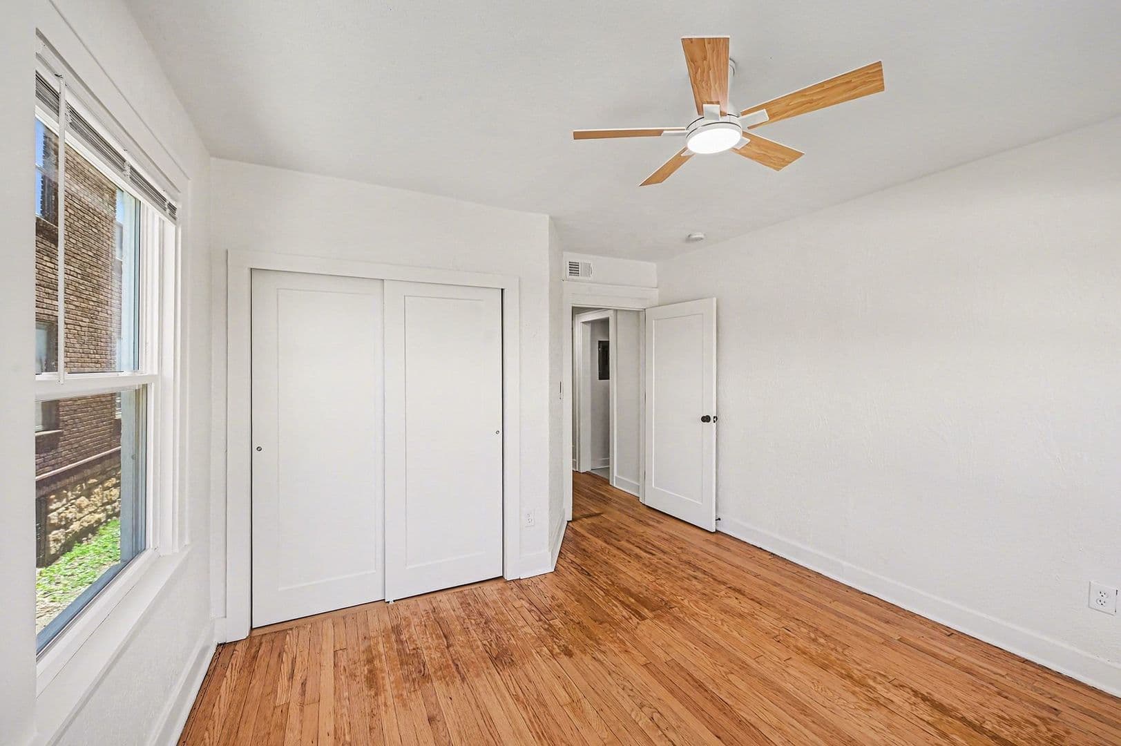 Kansas City Apartment: 516-526 W 39th Terrace