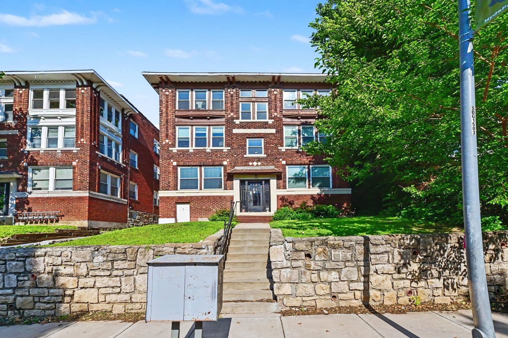 Kansas City Apartment: 4220 Harrison St