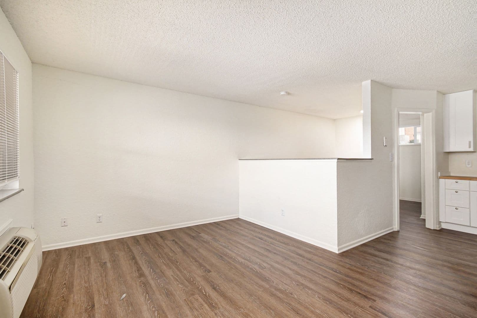 Gladstone Apartment: 2300 NE 70th St