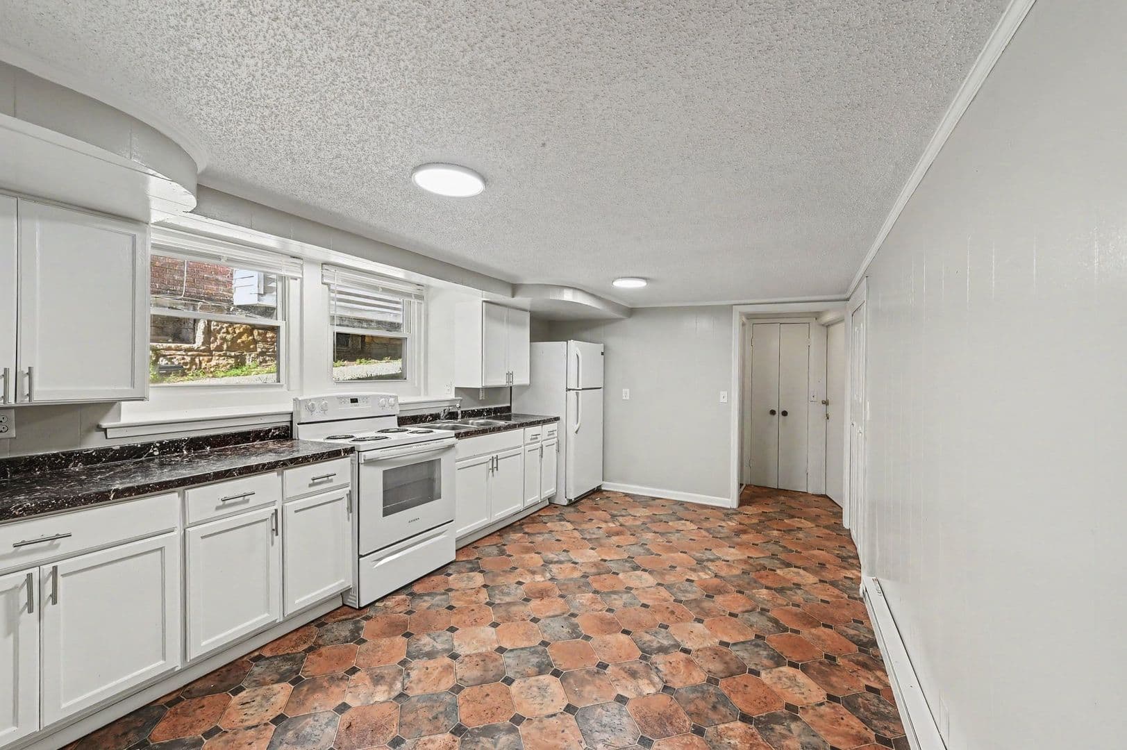 Kansas City Apartment: 4220 Harrison St