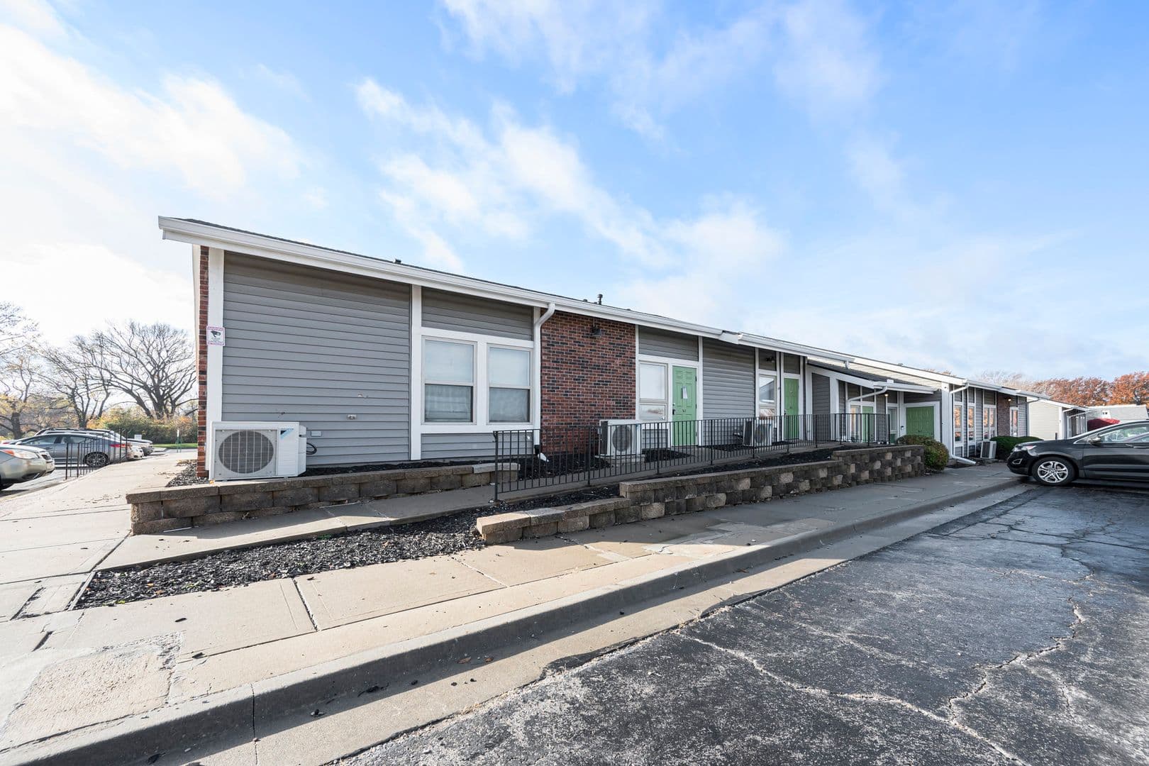 Kansas City Apartment: 5300 Longview Rd