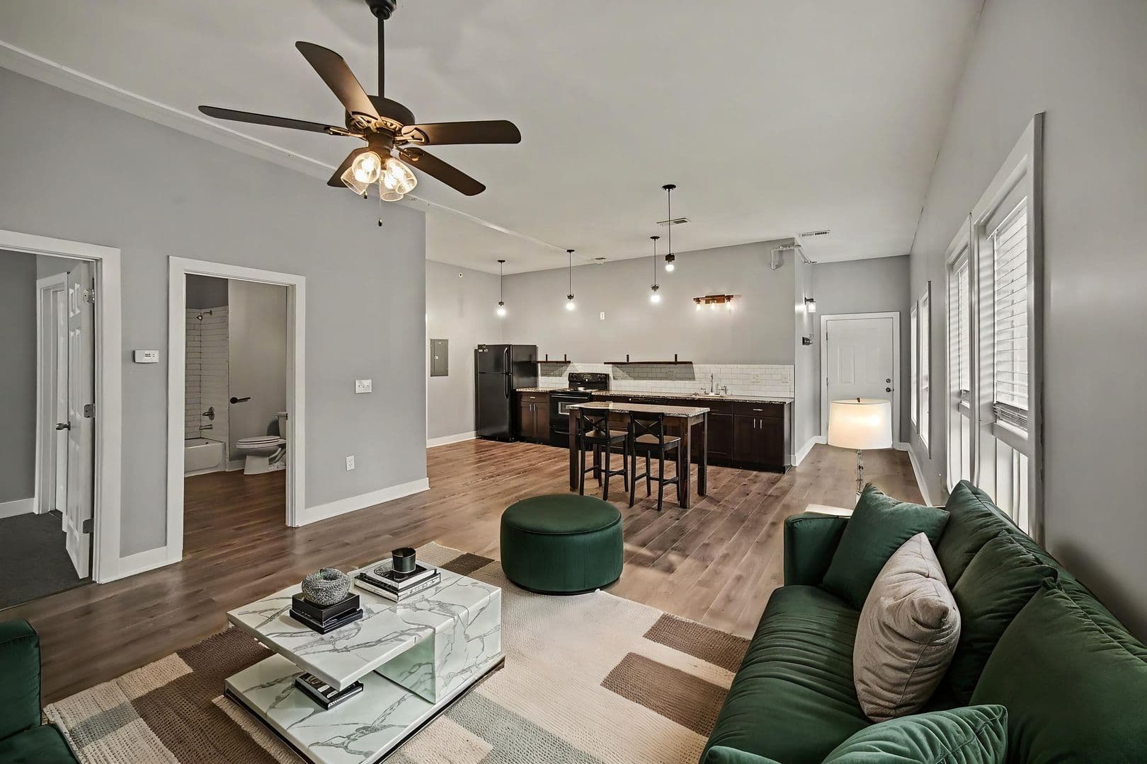 Kansas City Apartment: 5300 Longview Rd