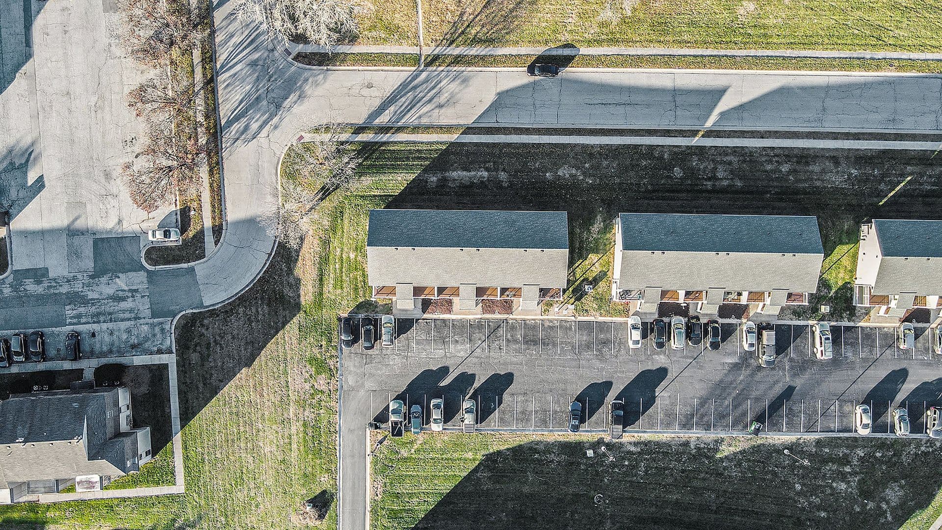 Gladstone Apartment: 2300 NE 70th St