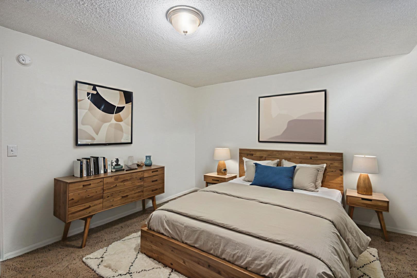 Gladstone Apartment: 7005 N Bales Ave